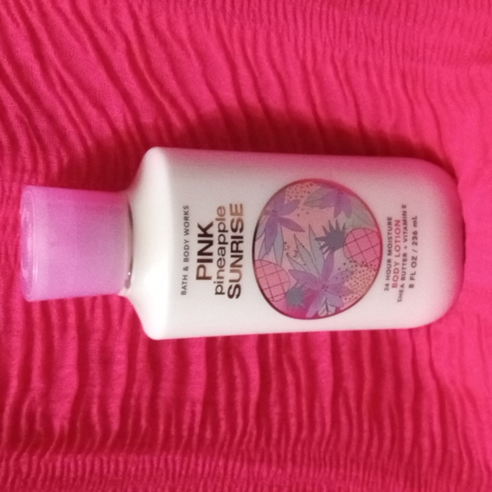 Bath and body works pink pineapple sunrise 24 hr Moisture body lotion.